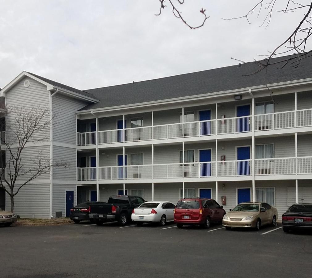 Intown Suites Extended Stay Louisville Ky - Airport Exteriör bild